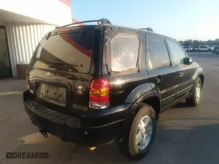 2007 Ford Escape Limited with VIN 1FMCU04147KA92387, listed as a IAAI auction lot 37323827 with 221,468 mi miles. Bid and sale history available at carsss.com. Image 4.