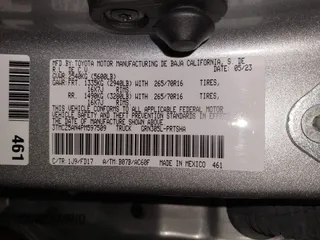 2023 Toyota Tacoma SR z VIN 3TMCZ5AN4PM597509, wystawiony jako IAAI lot #42020023 z przebiegiem 36 941 mil mil oraz . Historia ofert i sprzedaży dostępna na DreamBid. Obrazek 9.