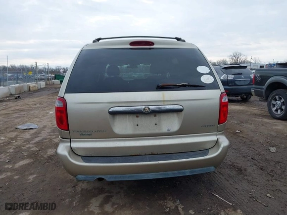2006 Chrysler Town & Country LWB Touring with VIN 2A4GP54L16R781535, listed as a IAAI auction lot 41704286 with 184,610 mi miles. Bid and sale history available at carsss.com. Image 16.