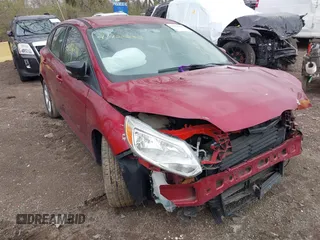 2013 Ford Focus SE with VIN 1FADP3K26DL275329, listed as a IAAI auction lot 41922232 with 86,211 mi miles and . Bid and sale history available at carsss.com. Image 1.