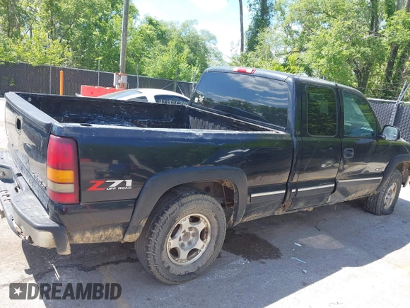 2000 Chevrolet Silverado 1500 LS with VIN 2GCEK19T2Y1379926, listed as a IAAI auction lot 42193073 with 371,952 mi miles. Bid and sale history available at carsss.com. Image 4.