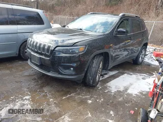 2019 Jeep Cherokee Altitude with VIN 1C4PJMLB0KD319703, listed as a IAAI auction lot 41524781 with 181,625 mi miles and . Bid and sale history available at DreamBid. Image 17.