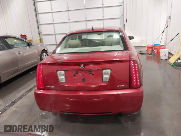 2008 Cadillac STS RWD z VIN 1G6DW67VX80125610, wystawiony jako IAAI lot #42280815 z przebiegiem 207 192 mil mil oraz . Historia ofert i sprzedaży dostępna na DreamBid. Obrazek 16.