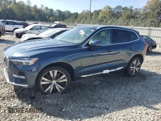 2023 Volvo XC60 Plus Bright Theme with VIN YV4L12DN0P1302014, listed as a Copart auction lot 77476774 with 17,183 mi miles and Salvage Title. Bid and sale history available at carsss.com. Image 1.