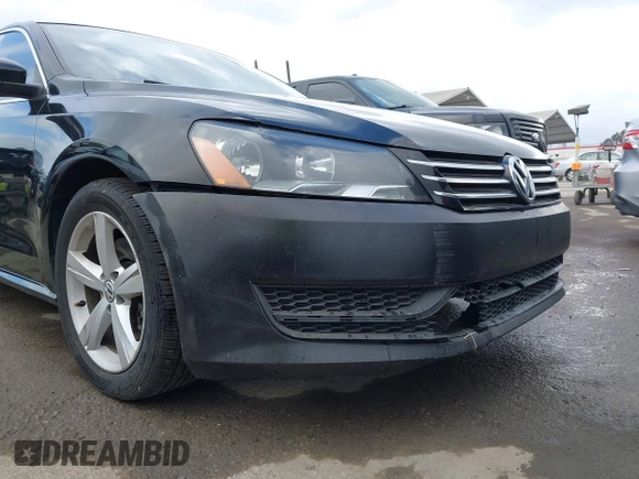 2012 Volkswagen Passat SE with VIN 1VWBP7A31CC047883, listed as a IAAI auction lot 42130138 with 142,017 mi miles. Bid and sale history available at carsss.com. Image 6.