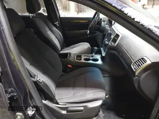 2011 Jeep Grand Cherokee Laredo with VIN 1J4RR4GG3BC640075, listed as a IAAI auction lot 41712754 with 190,199 mi miles. Bid and sale history available at carsss.com. Image 5.