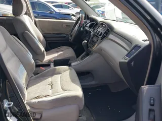 2003 Toyota Highlander with VIN JTEHF21A230116899, listed as a IAAI auction lot 41907528 with 328,672 mi miles. Bid and sale history available at carsss.com. Image 5.