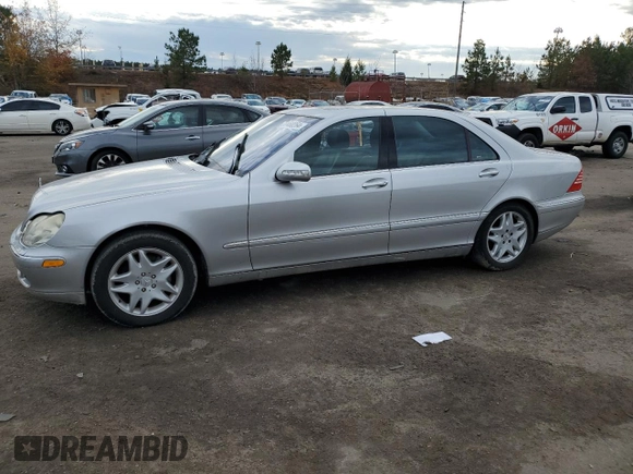 2003 Mercedes-Benz S-Class 4.3L with VIN WDBNG70JX3A334410, listed as a Copart auction lot 77460264 with 0 mi miles and Salvage Title. Bid and sale history available at carsss.com. Image 1.
