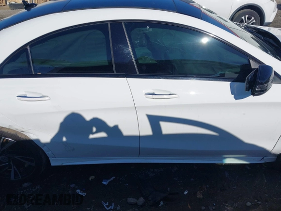 2018 Mercedes-Benz CLA 250 z VIN WDDSJ4EB2JN686656, wystawiony jako IAAI lot #41379711 z przebiegiem 61 221 mil mil oraz . Historia ofert i sprzedaży dostępna na DreamBid. Obrazek 13.