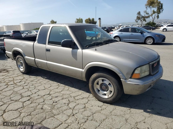 2002 GMC Sonoma SLS with VIN 1GTCS195028184355, listed as a Copart auction lot 54255905 with 218,655 mi miles and Clean Title. Bid and sale history available at carsss.com. Image 4.