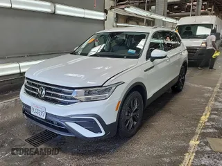 2024 Volkswagen Tiguan SE с VIN 3VV3B7AX0RM096462, выставлен на аукционе IAAI как лот 42844462 с пробегом 33 442 миль миль и . История ставок и продаж доступна на DreamBid. Изображение 18.