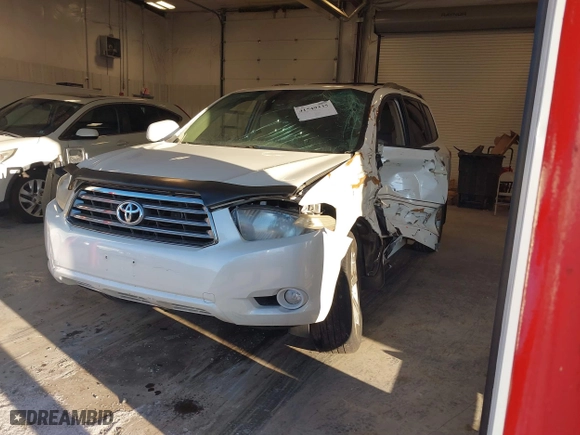 2009 Toyota Highlander Sport with VIN JTEES43A192117756, listed as a IAAI auction lot 41549335 with 111,943 mi miles. Bid and sale history available at carsss.com. Image 17.