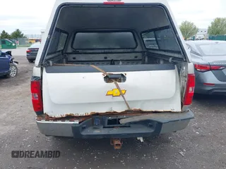 2008 Chevrolet Silverado 1500 1LT with VIN 2GCEK19J281269604, listed as a IAAI auction lot 42188009 with 208,156 mi miles and . Bid and sale history available at DreamBid. Image 6.