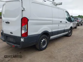 2018 Ford Transit z VIN 1FTYE1ZM2JKB56191, wystawiony jako IAAI lot #42538736 z przebiegiem 204 436 mil mil oraz . Historia ofert i sprzedaży dostępna na DreamBid. Obrazek 4.
