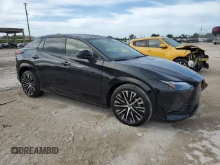 2023 Lexus RZ 450e Premium z VIN JTJAAAAB4PA005937, wystawiony jako Copart lot #39939654 z przebiegiem 6136 mil mil oraz . Historia ofert i sprzedaży dostępna na DreamBid. Obrazek 4.