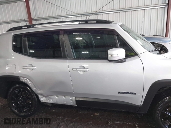 2020 Jeep Renegade Latitude with VIN ZACNJBBB9LPL83624, listed as a IAAI auction lot 41710389 with 40,322 mi miles. Bid and sale history available at carsss.com. Image 13.