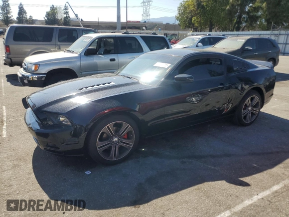 2013 Ford Mustang V6 с VIN 1ZVBP8AM8D5206550, выставлен на аукционе Copart как лот 59400935 с пробегом 157 747 миль миль и Списание • Salvage title. История ставок и продаж доступна на DreamBid. Изображение 1.