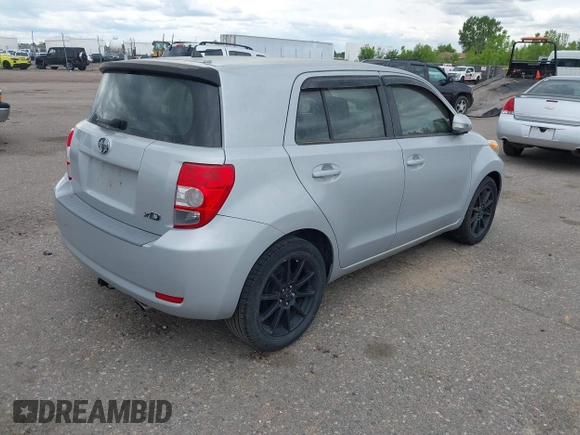 2008 Scion xD z VIN JTKKU10478J026048, wystawiony jako IAAI lot #42303395 z przebiegiem 145 482 mil mil oraz . Historia ofert i sprzedaży dostępna na DreamBid. Obrazek 4.