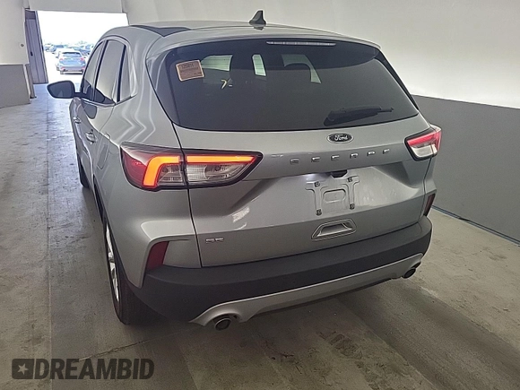 2022 Ford Escape SE z VIN 1FMCU0G67NUB33197, wystawiony jako IAAI lot #42846802 z przebiegiem 39 336 mil mil oraz . Historia ofert i sprzedaży dostępna na DreamBid. Obrazek 2.