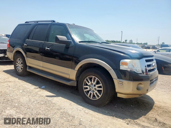 2013 Ford Expedition XLT z VIN 1FMJU1H55DEF17975, wystawiony jako Copart lot #57850025 z przebiegiem 211 799 mil mil oraz Czysty tytuł • Clean title. Historia ofert i sprzedaży dostępna na DreamBid. Obrazek 4.