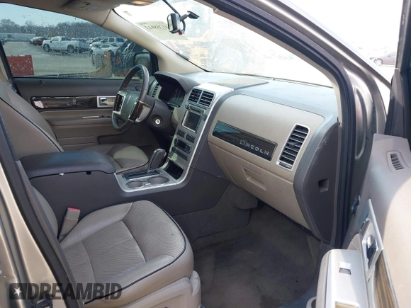 2008 Lincoln MKX with VIN 2LMDU88C48BJ11082, listed as a IAAI auction lot 41768013 with 215,549 mi miles. Bid and sale history available at carsss.com. Image 5.