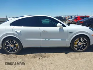 2020 Porsche Cayenne z VIN WP1BH2AY9LDA68083, wystawiony jako IAAI lot #42114933 z przebiegiem 16 850 mil mil oraz . Historia ofert i sprzedaży dostępna na DreamBid. Obrazek 13.
