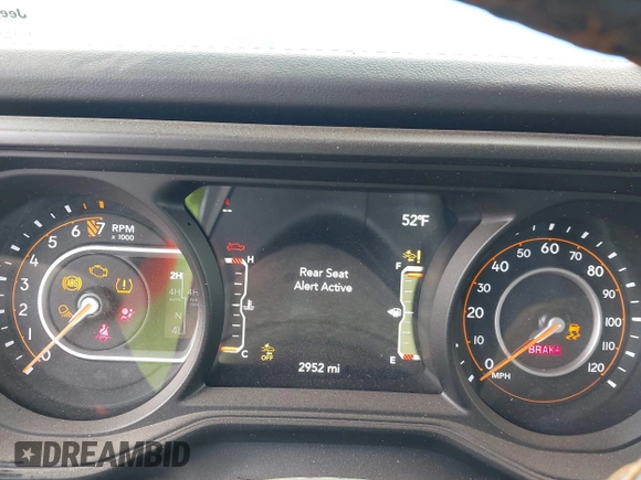 2024 Jeep Gladiator Mojave X z VIN 1C6JJTEG5RL121313, wystawiony jako IAAI lot #41013599 z przebiegiem 2 952 mil mil oraz . Historia ofert i sprzedaży dostępna na DreamBid. Obrazek 7.