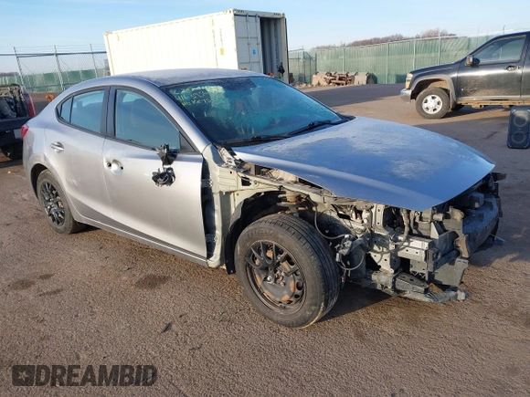 2015 Mazda 3 i Sport with VIN 3MZBM1U74FM214972, listed as a IAAI auction lot 41639561 with 157,597 mi miles. Bid and sale history available at carsss.com. Image 1.