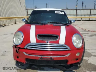2004 MINI Cooper Hardtop S with VIN WMWRE334X4TD90182, listed as a Copart auction lot 68384144 with 148,783 mi miles and Salvage Title. Bid and sale history available at carsss.com. Image 5.
