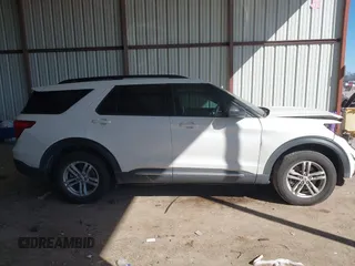 2022 Ford Explorer XLT z VIN 1FMSK7DHXNGA83331, wystawiony jako IAAI lot #41606848 z przebiegiem 54 139 mil mil oraz . Historia ofert i sprzedaży dostępna na DreamBid. Obrazek 12.