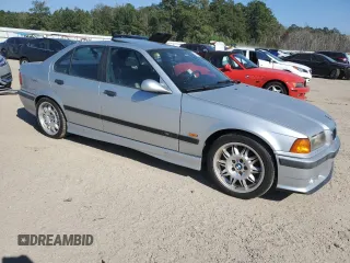 1997 BMW M3 z VIN WBSCD9325VEE06798, wystawiony jako Copart lot #74915394 z przebiegiem Nie podano mil oraz Czysty tytuł • Clean title. Historia ofert i sprzedaży dostępna na DreamBid. Obrazek 4.