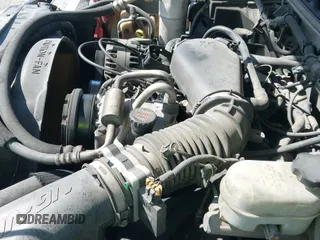 2000 Chevrolet Blazer LS z VIN 1GNCT18W6YK284227, wystawiony jako IAAI lot #42992936 z przebiegiem 155 138 mil mil oraz . Historia ofert i sprzedaży dostępna na DreamBid. Obrazek 19.