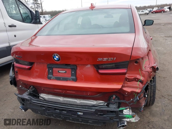 2022 BMW 3 Series 330i xDrive with VIN 3MW5R7J08N8C69862, listed as a IAAI auction lot 41695326 with 56,724 mi miles. Bid and sale history available at carsss.com. Image 17.