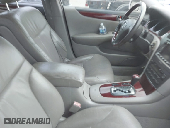 2002 Lexus ES 300 with VIN JTHBF30G525027804, listed as a IAAI auction lot 42285316 with 224,110 mi miles and . Bid and sale history available at DreamBid. Image 5.