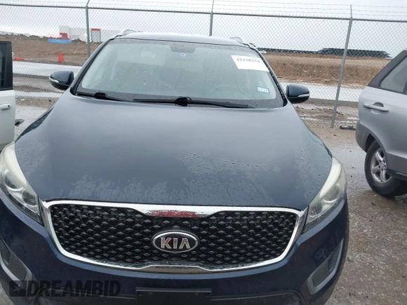 2016 Kia Sorento LX with VIN 5XYPG4A5XGG002693, listed as a IAAI auction lot 42138254 with 157,430 mi miles. Bid and sale history available at carsss.com. Image 6.