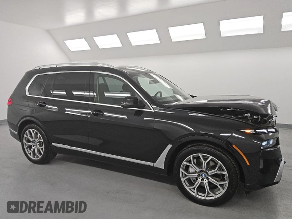 2025 BMW X7 xDrive40i z VIN 5UX23EM09S9X05528, wystawiony jako Copart lot #53862305 z przebiegiem 28 698 mil mil oraz Tytuł czysty. Historia ofert i sprzedaży dostępna na DreamBid. Obrazek 4.