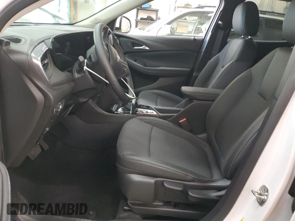 2024 Buick Encore GX Preferred с VIN KL4AMCSL9RB184965, выставлен на аукционе Copart как лот 58362615 с пробегом 6 152 миль миль и Списание • Salvage title. История ставок и продаж доступна на DreamBid. Изображение 7.