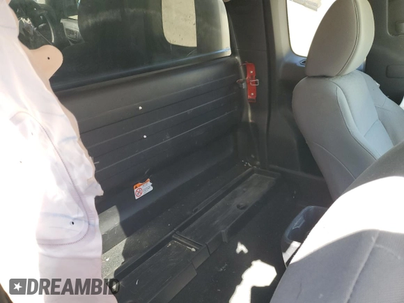2019 Toyota Tacoma SR with VIN 5TFSX5EN5KX068701, listed as a Copart auction lot 53705165 with 208,448 mi miles and Clean title. Bid and sale history available at DreamBid. Image 10.