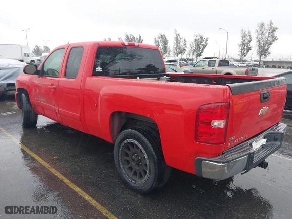 2008 Chevrolet Silverado 1500 LT w/1LT with VIN 1GCEC19018Z330212, listed as a IAAI auction lot 41559488 with 296,792 mi miles. Bid and sale history available at carsss.com. Image 3.