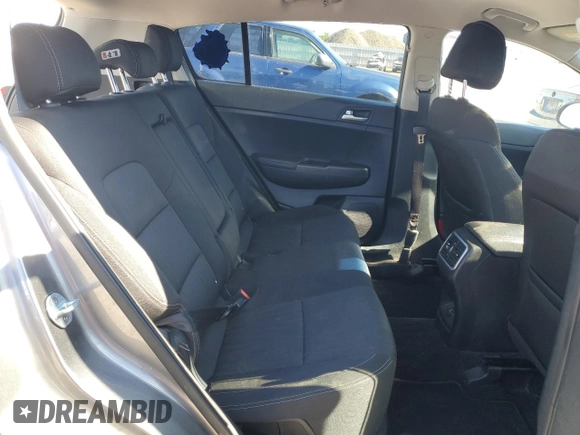 2017 Kia Sportage LX z VIN KNDPMCACXH7068094, wystawiony jako Copart lot #56706805 z przebiegiem 119 304 mil mil oraz Szkoda całkowita • Salvage title. Historia ofert i sprzedaży dostępna na DreamBid. Obrazek 10.