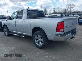 2018 Ram 1500 Big Horn z VIN 1C6RR7GG6JS231331, wystawiony jako IAAI lot #41858511 z przebiegiem 64 514 mil mil oraz . Historia ofert i sprzedaży dostępna na DreamBid. Obrazek 3.