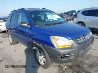 2008 Kia Sportage LX with VIN KNDJE723487505872, listed as a IAAI auction lot 41884945 with 136,665 mi miles. Bid and sale history available at carsss.com. Image 1.