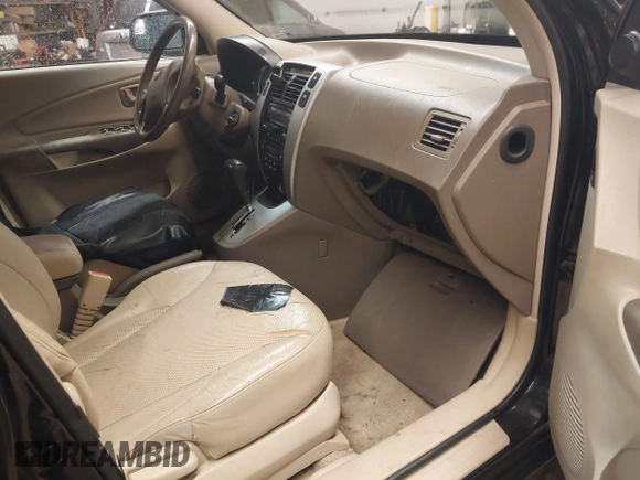 2007 Hyundai Tucson SE with VIN KM8JN12D97U636846, listed as a IAAI auction lot 41818368 with 199,996 mi miles. Bid and sale history available at carsss.com. Image 5.