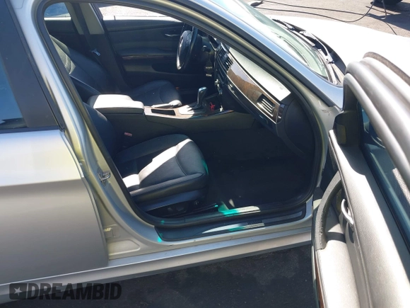 2011 BMW 3 Series 328i с VIN WBAPH5C57BA445776, выставлен на аукционе IAAI как лот 42397904 с пробегом 131 320 миль миль и . История ставок и продаж доступна на DreamBid. Изображение 5.