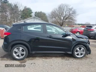 2022 Honda HR-V LX with VIN 3CZRU6H31NM708527, listed as a IAAI auction lot 41823235 with 35,666 mi miles. Bid and sale history available at carsss.com. Image 14.