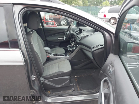 2013 Ford Escape SE z VIN 1FMCU9GX2DUA85071, wystawiony jako IAAI lot #42518686 z przebiegiem 159 157 mil mil oraz . Historia ofert i sprzedaży dostępna na DreamBid. Obrazek 5.