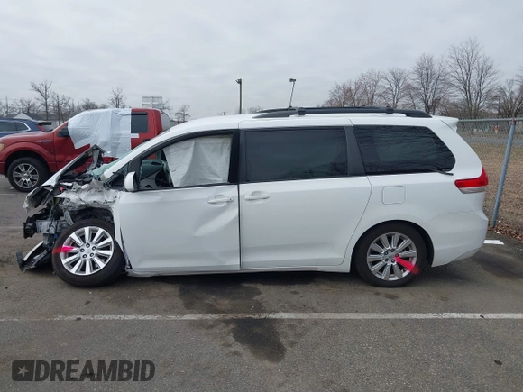 2011 Toyota Sienna LE with VIN 5TDJK3DC7BS029435, listed as a IAAI auction lot 41801955 with 1 mi miles. Bid and sale history available at carsss.com. Image 14.