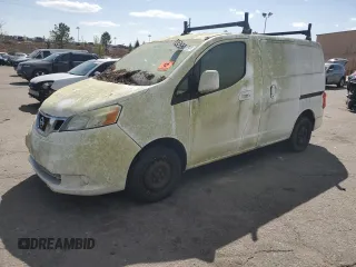 2013 Nissan NV200 SV z VIN 3N6CM0KN8DK692045, wystawiony jako Copart lot #49334545 z przebiegiem Nie podano mil oraz Czysty tytuł • Clean title. Historia ofert i sprzedaży dostępna na DreamBid. Obrazek 1.