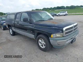 1999 Dodge 1500 z VIN 3B7HC13Y9XM548166, wystawiony jako IAAI lot #42514836 z przebiegiem 214 843 mil mil oraz . Historia ofert i sprzedaży dostępna na DreamBid. Obrazek 1.