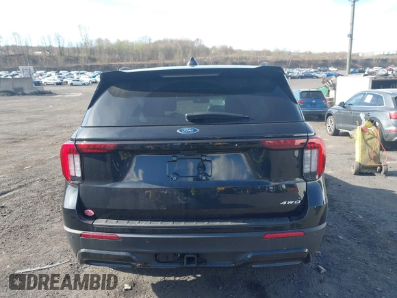2025 Ford Explorer ST-Line z VIN 1FMUK8KH7SGA60005, wystawiony jako IAAI lot #42098791 z przebiegiem 1 830 mil mil oraz . Historia ofert i sprzedaży dostępna na DreamBid. Obrazek 16.
